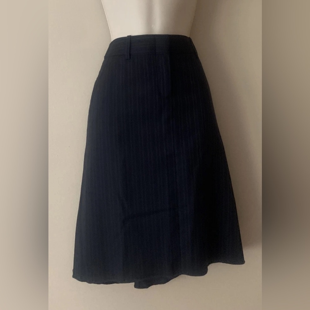 BCBG Black Rayon Skirt Size 2 Couture Style Gift Swing Flows